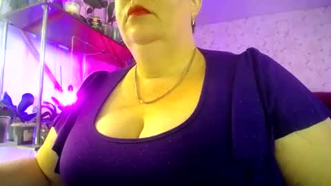Lady Gloria online show from 07-16-26, 08:31