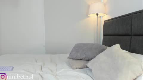    700  1300 -5 online show from 01-13-25, 12:35