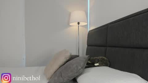    700  1300 -5 online show from 02-28-25, 12:52