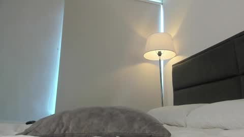    700  1300 -5 online show from 03-07-25, 04:00