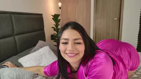    700  1300 -5 online show from 10-11-25, 12:58