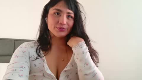 Snapshot of lady_ni chatting on 05-13-26, 02:58 700 1300 -5 online show from 05-13-26, 02:58
