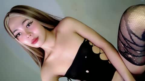 Ella online show from 12-26-24, 11:54
