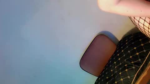 Snapshot of lady_of_pleasure28 chatting on 11-19-25, 01:11 Ella online show from 11-19-25, 01:11