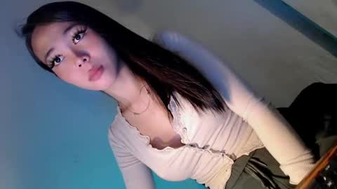 Snapshot of lady_of_pleasure28 chatting on 11-22-25, 12:37 Ella online show from 11-22-25, 12:37