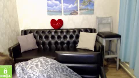 Snapshot of lady_sexy_di chatting on 12-17-25, 03:18 Diana online show from 12-17-25, 03:18