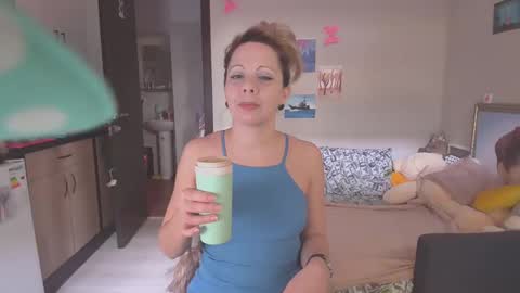 Snapshot of lady_smile69 chatting on 03-11-25, 11:33 lady_smile69 online show from 03-11-25, 11:33