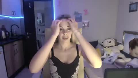 Snapshot of lady_smile69 chatting on 11-30-25, 02:10 lady_smile69 online show from 11-30-25, 02:10