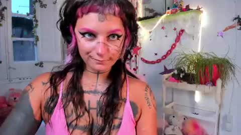 Mia online show from 07-11-26, 07:27