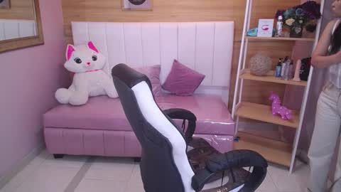 Lady Violet Bridgerton online show from 02-06-25, 05:09