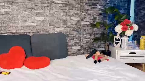 Snapshot of ladyagata chatting on 01-05-25, 04:38 Jenny online show from 01-05-25, 04:38