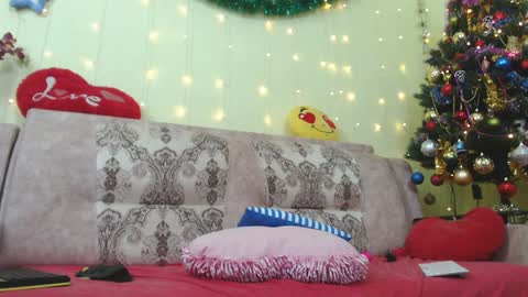Snapshot of ladybigsmile chatting on 01-04-25, 05:05 Sima Ladybigsmile online show from 01-04-25, 05:05