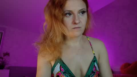 Sima Ladybigsmile online show from 11-19-25, 04:23