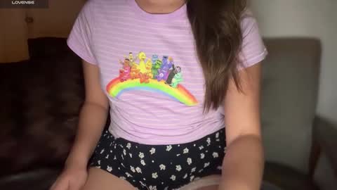 Snapshot of ladybird21 chatting on 02-27-26, 12:54 Aria online show from 02-27-26, 12:54