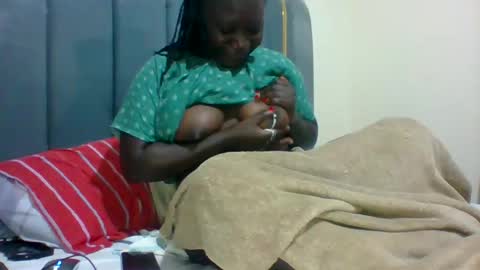 Snapshot of ladyblossoms19 chatting on 12-06-24, 06:28 lindah32 online show from 12-06-24, 06:28