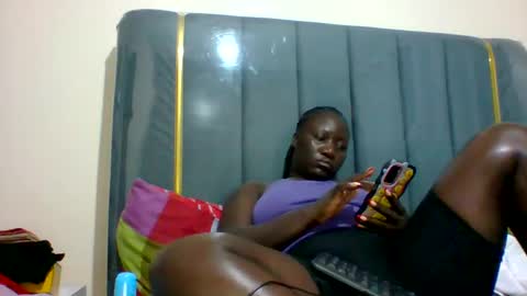 Snapshot of ladyblossoms19 chatting on 12-22-24, 07:21 lindah32 online show from 12-22-24, 07:21