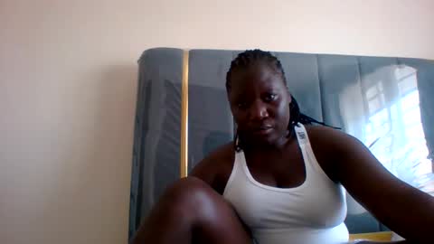 Snapshot of ladyblossoms19 chatting on 12-26-24, 11:43 lindah32 online show from 12-26-24, 11:43
