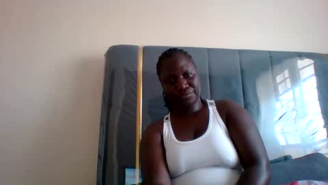 Snapshot of ladyblossoms19 chatting on 12-26-24, 02:48 lindah32 online show from 12-26-24, 02:48