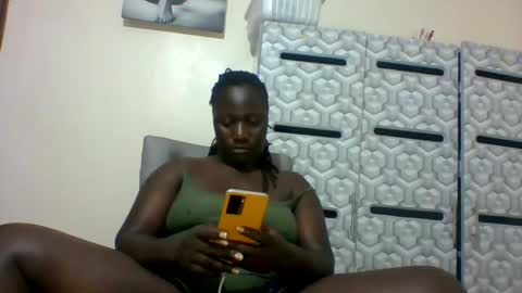 Snapshot of ladyblossoms19 chatting on 01-07-25, 05:20 lindah32 online show from 01-07-25, 05:20