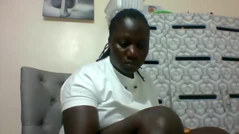 Snapshot of ladyblossoms19 chatting on 01-11-25, 06:12 lindah32 online show from 01-11-25, 06:12