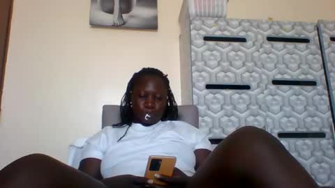 Snapshot of ladyblossoms19 chatting on 01-16-25, 12:31 lindah32 online show from 01-16-25, 12:31