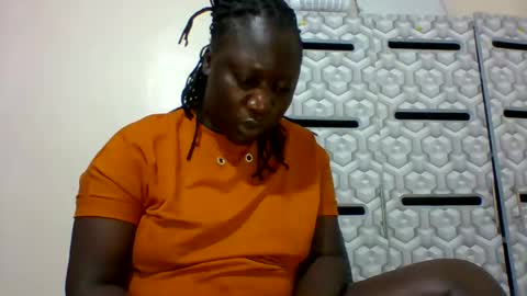 Snapshot of ladyblossoms19 chatting on 01-26-25, 04:20 lindah32 online show from 01-26-25, 04:20