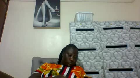 Snapshot of ladyblossoms19 chatting on 01-28-25, 06:39 lindah32 online show from 01-28-25, 06:39
