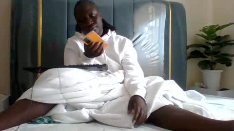 Snapshot of ladyblossoms19 chatting on 02-12-25, 05:37 lindah32 online show from 02-12-25, 05:37