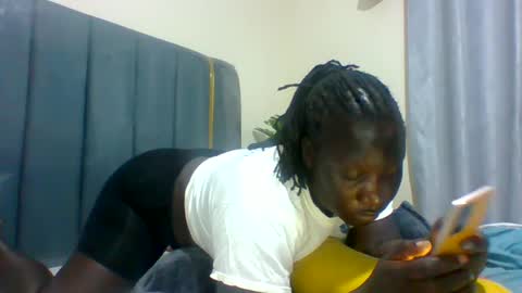Snapshot of ladyblossoms19 chatting on 02-14-25, 12:51 lindah32 online show from 02-14-25, 12:51