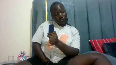 Snapshot of ladyblossoms19 chatting on 02-17-25, 06:04 lindah32 online show from 02-17-25, 06:04