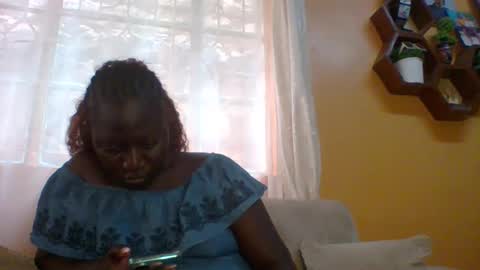 Snapshot of ladyblossoms19 chatting on 09-23-25, 07:00 lindah32 online show from 09-23-25, 07:00