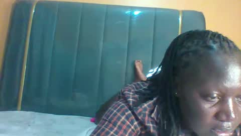 Snapshot of ladyblossoms19 chatting on 10-10-25, 06:51 lindah32 online show from 10-10-25, 06:51