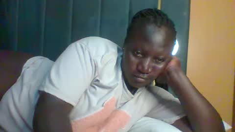 Snapshot of ladyblossoms19 chatting on 10-16-25, 06:31 lindah32 online show from 10-16-25, 06:31