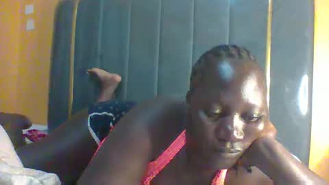 lindah32 online show from 11-19-25, 06:30