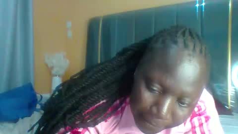 Snapshot of ladyblossoms19 chatting on 12-18-25, 09:43 lindah32 online show from 12-18-25, 09:43