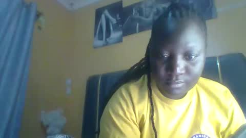 Snapshot of ladyblossoms19 chatting on 12-19-25, 06:48 lindah32 online show from 12-19-25, 06:48