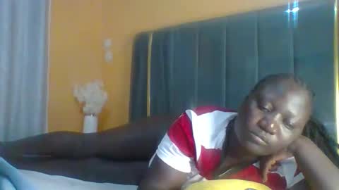 Snapshot of ladyblossoms19 chatting on 12-22-25, 07:44 lindah32 online show from 12-22-25, 07:44