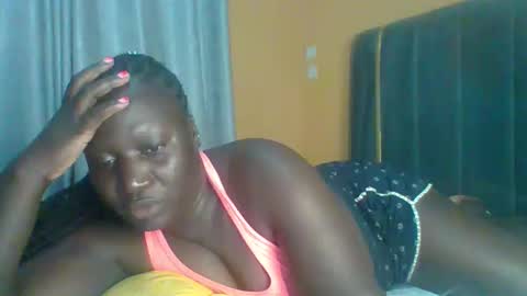 Snapshot of ladyblossoms19 chatting on 01-05-26, 07:28 lindah32 online show from 01-05-26, 07:28