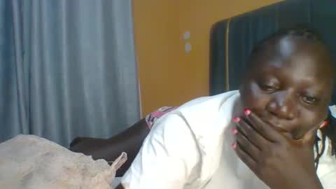 Snapshot of ladyblossoms19 chatting on 01-17-26, 08:12 lindah32 online show from 01-17-26, 08:12