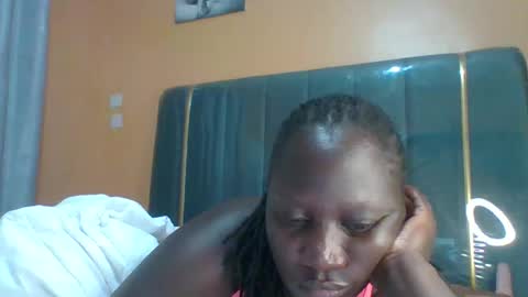 Snapshot of ladyblossoms19 chatting on 02-03-26, 01:26 lindah32 online show from 02-03-26, 01:26