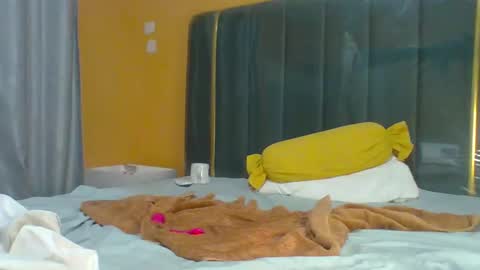 Snapshot of ladyblossoms19 chatting on 02-04-26, 12:05 lindah32 online show from 02-04-26, 12:05