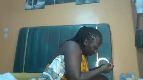 Snapshot of ladyblossoms19 chatting on 02-09-26, 06:01 lindah32 online show from 02-09-26, 06:01