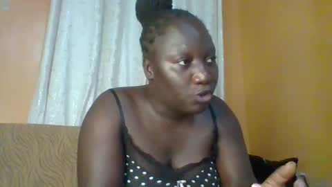 Snapshot of ladyblossoms19 chatting on 02-20-26, 07:36 lindah32 online show from 02-20-26, 07:36