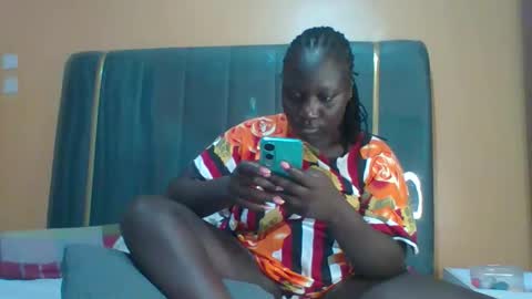 Snapshot of ladyblossoms19 chatting on 03-02-26, 06:15 lindah32 online show from 03-02-26, 06:15