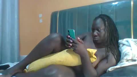 Snapshot of ladyblossoms19 chatting on 03-04-26, 01:44 lindah32 online show from 03-04-26, 01:44