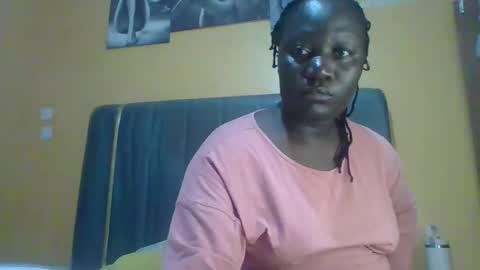 lindah32 online show from 06-08-26, 01:28