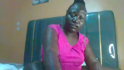 Snapshot of ladyblossoms19 chatting on 07-21-26, 07:38 lindah32 online show from 07-21-26, 07:38