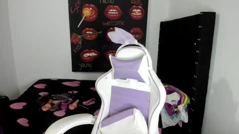 ladyboom18 online show from 02-01-25, 12:07