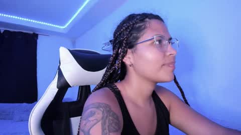  Lady  online show from 02-11-25, 06:30