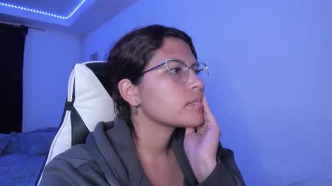  Lady  online show from 09-09-25, 01:05